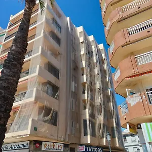 El Yate In Front Of The Sea By 10tosea Fuengirola